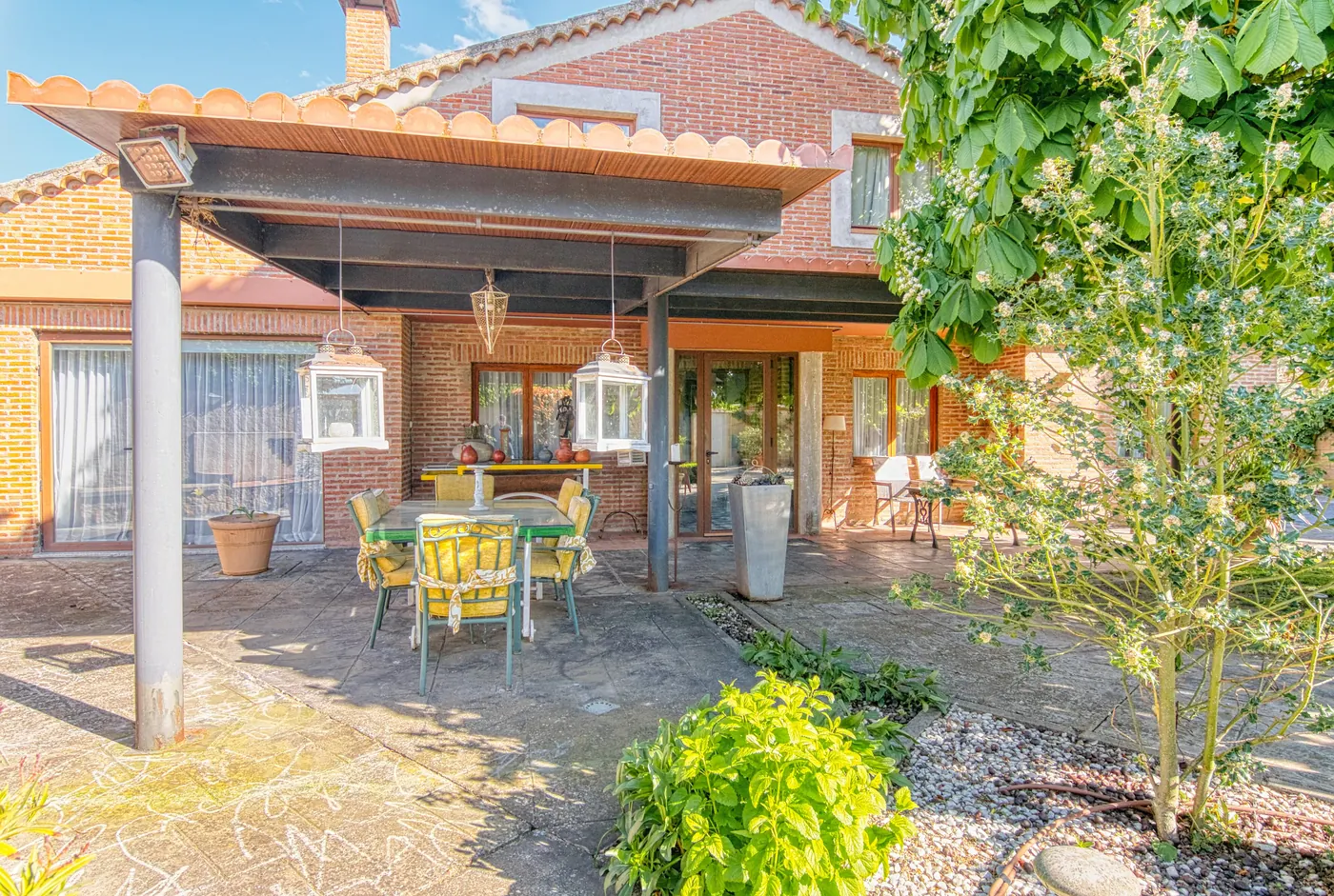 Terraza con pérgola