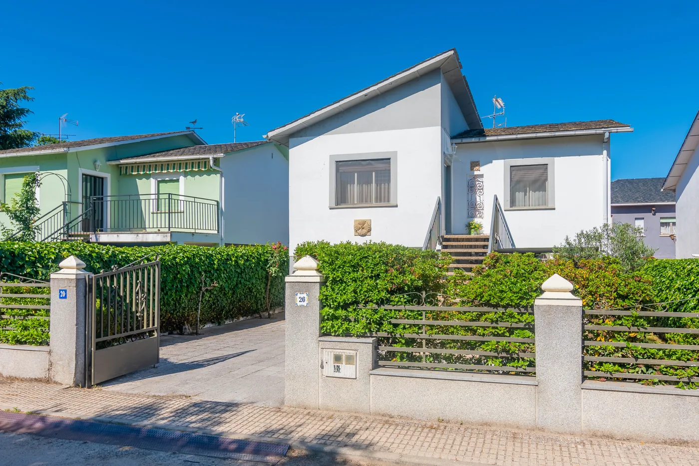 Chalet con jardín